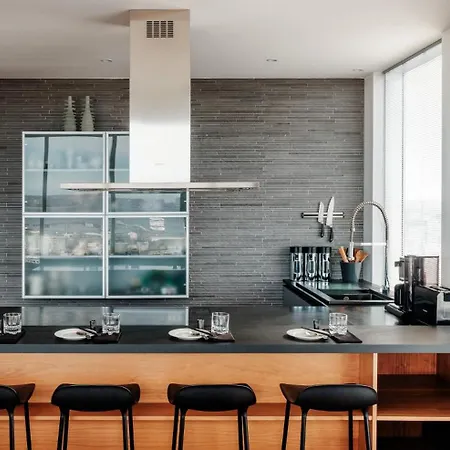 W 180 View Luxury 4br Residence, Sauna